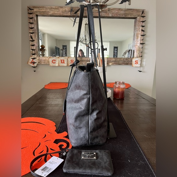 Michael Kors Black Logo Purse and wristlet set - Picture 5 of 10